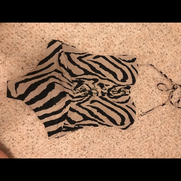 Tori Praver Suit - Picture 1 of 5